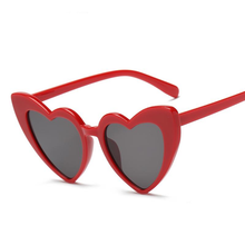 Load image into Gallery viewer, loomrack Pointed Cat Eye Heart Sunglasses Sunglasses