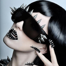 Load image into Gallery viewer, loomrack Retro Rivet Sunglasses Sunglasses