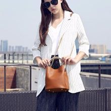 Load image into Gallery viewer, loomrack Round Wooden Handle Bucket Bag Shoulder Bags