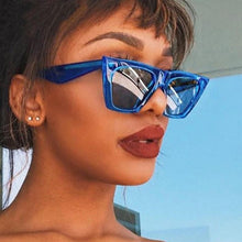Load image into Gallery viewer, loomrack Squared Cat Eye Frames Sunglasses