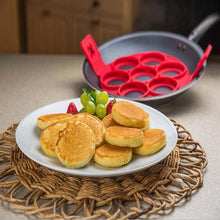 Load image into Gallery viewer, loomrack The Perfect Egg/Mini Pancake Maker
