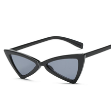 Load image into Gallery viewer, loomrack Vintage Triangle Retro Sunglasses Sunglasses