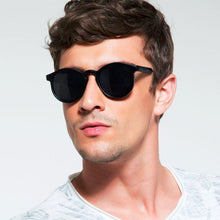 Load image into Gallery viewer, Thick Frame Round Vintage Shades Sunglasses Black