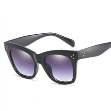 Load image into Gallery viewer, Bold Frame Classic Cat Eye Sunglasses Sunglasses black
