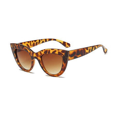 Load image into Gallery viewer, loomrack Bold Frame Cat Eye Sunglasses Home
