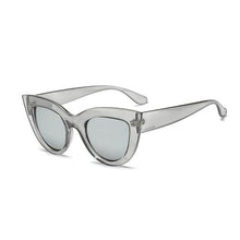 Load image into Gallery viewer, loomrack Bold Frame Cat Eye Sunglasses Home
