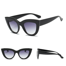 Load image into Gallery viewer, loomrack Bold Frame Cat Eye Sunglasses Home black v gradeint
