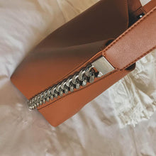 Load image into Gallery viewer, loomrack PU Leather Bucket Bag Top Handle Bags
