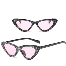 Load image into Gallery viewer, loomrack Retro Cat Eye Pointed Rhinestone Sunglasses Sunglasses

