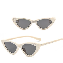 Load image into Gallery viewer, loomrack Retro Cat Eye Pointed Rhinestone Sunglasses Sunglasses
