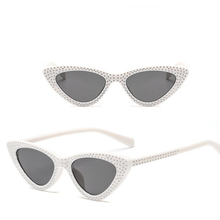 Load image into Gallery viewer, loomrack Retro Cat Eye Pointed Rhinestone Sunglasses Sunglasses
