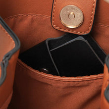 Load image into Gallery viewer, loomrack Round Wooden Handle Bucket Bag Shoulder Bags
