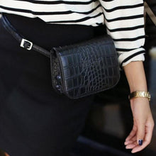 Load image into Gallery viewer, loomrack Vintage Alligator PU Leather Belt Fanny Pack Novelty Bags
