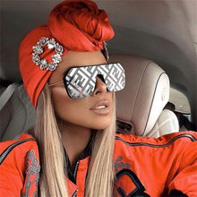 Load image into Gallery viewer, Oversized Retro Square Frame Transparent Sunglasses Sunglasses black with F
