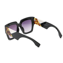 Load image into Gallery viewer, Retro Oversized Bold Frame Sunglasses Sunglasses 1
