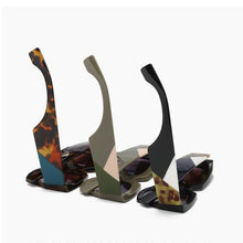 Load image into Gallery viewer, Retro Oversized Bold Frame Sunglasses Sunglasses 1
