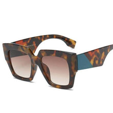 Load image into Gallery viewer, Retro Oversized Bold Frame Sunglasses Sunglasses 3
